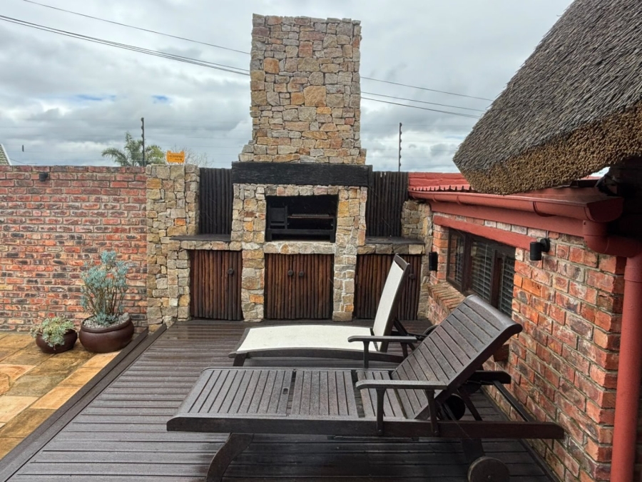 3 Bedroom Property for Sale in Uitenhage Central Eastern Cape